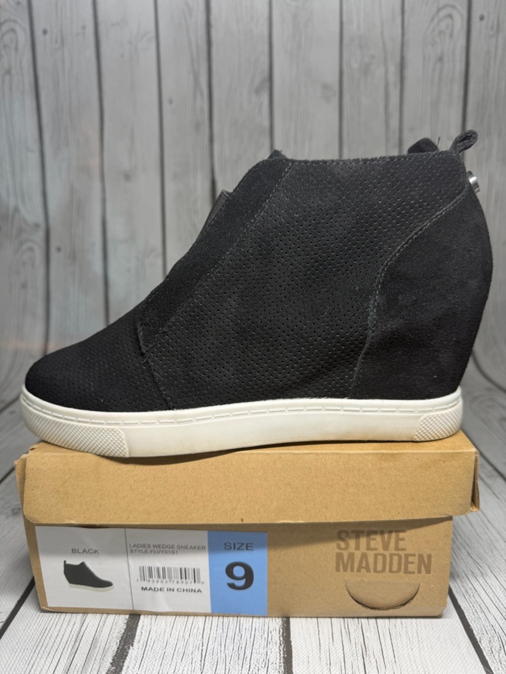 Womans Steve Madden Flavy
Hidden Wedge Ankle Sneakers 9
Black Vented
Side Zip